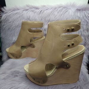 Max Studio Foal Leather Wedge Booties Platform Sandals Womens Size 10 Beige Stud